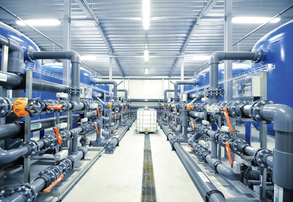 Hệ thống lọc nước và đường ống cơ điện trong nhà máy